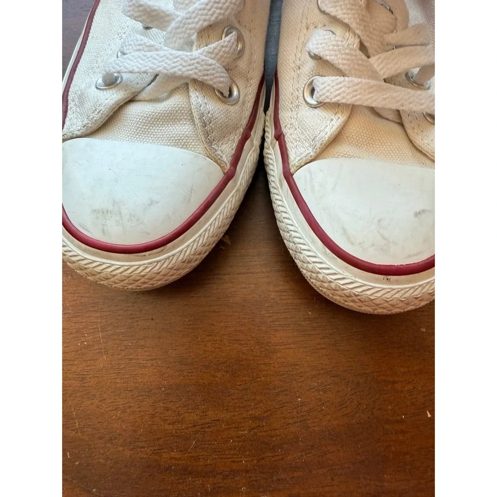 Converse low tops size 7‎